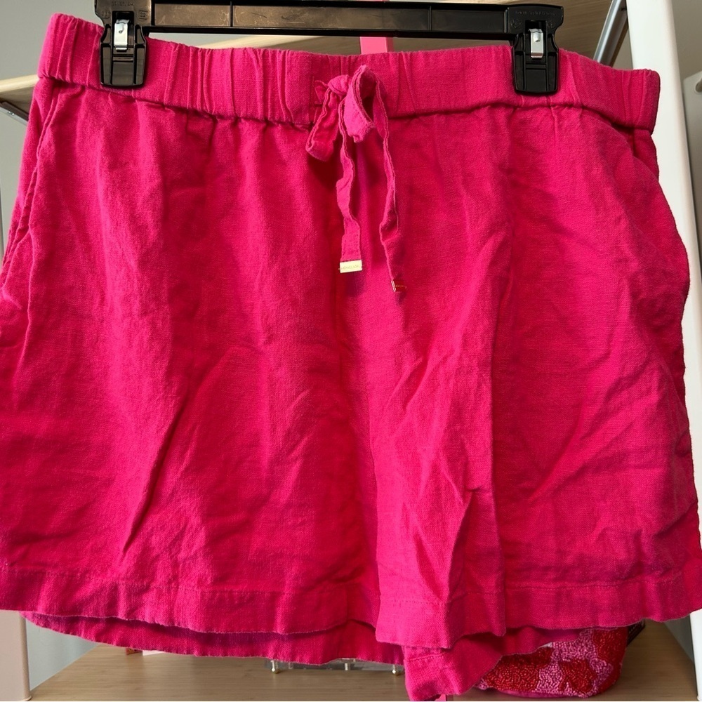Micheal Kors/ Cece Two piece- Women's Casual Shorts and top . Size large EUC